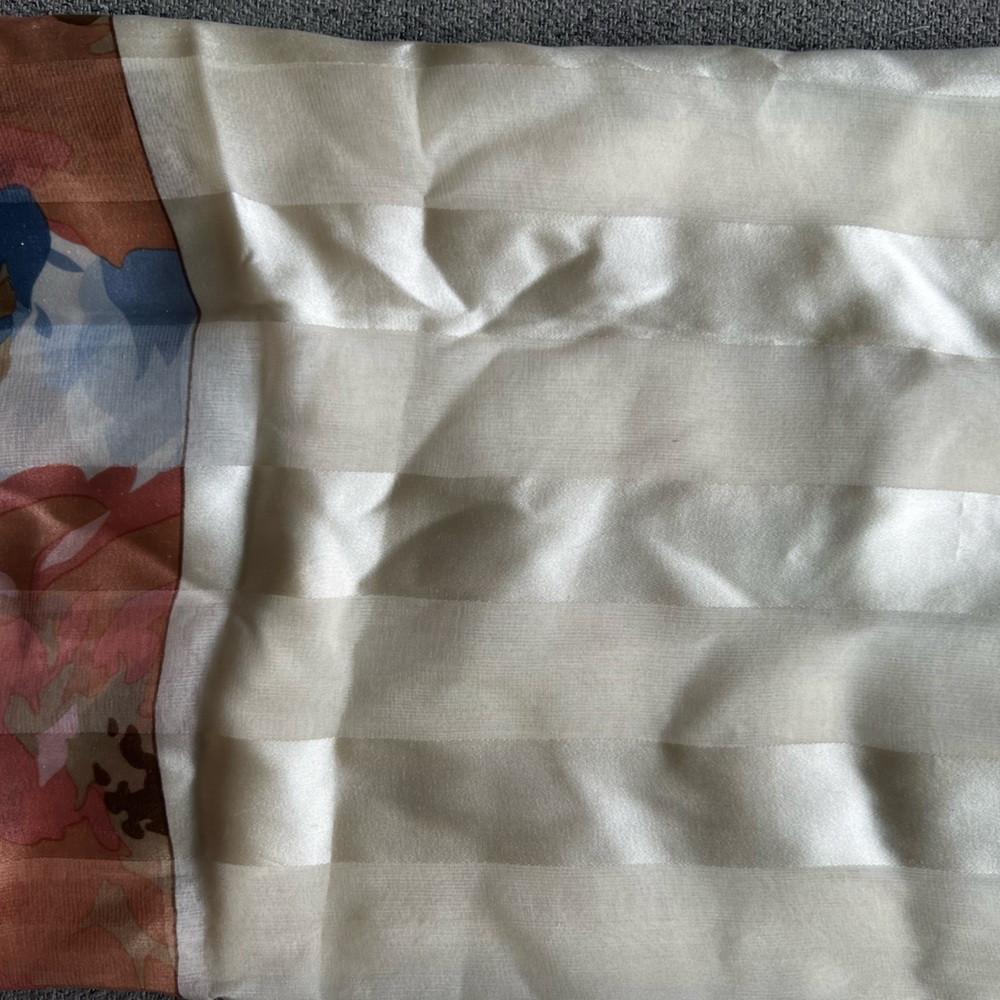 Yves Saint Laurent Japan exclusive floral silk scarf 90cm - Picture 7 of 7